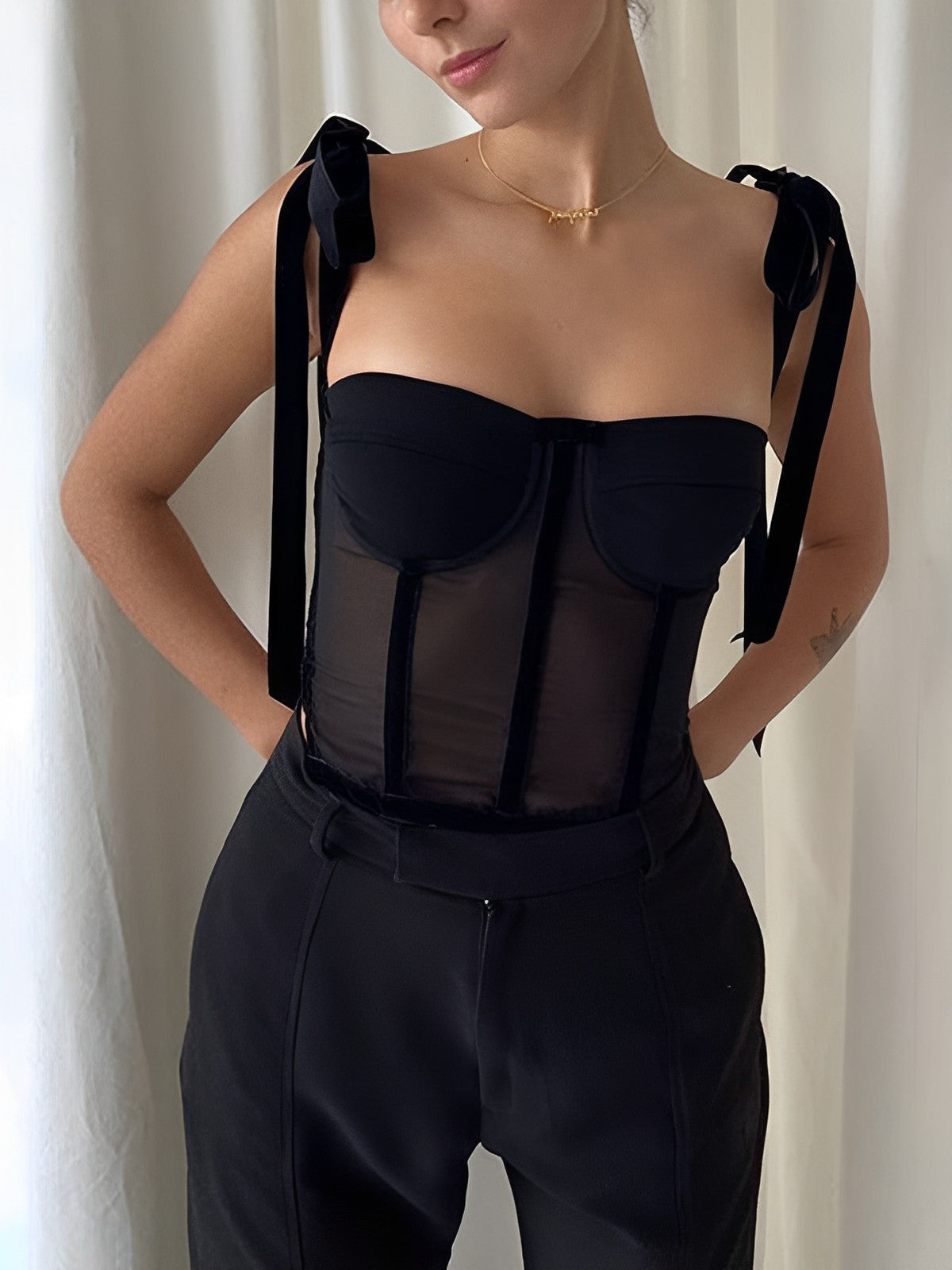 Lena - Elegante Zwarte Mesh Corset Top voor Vrouwen