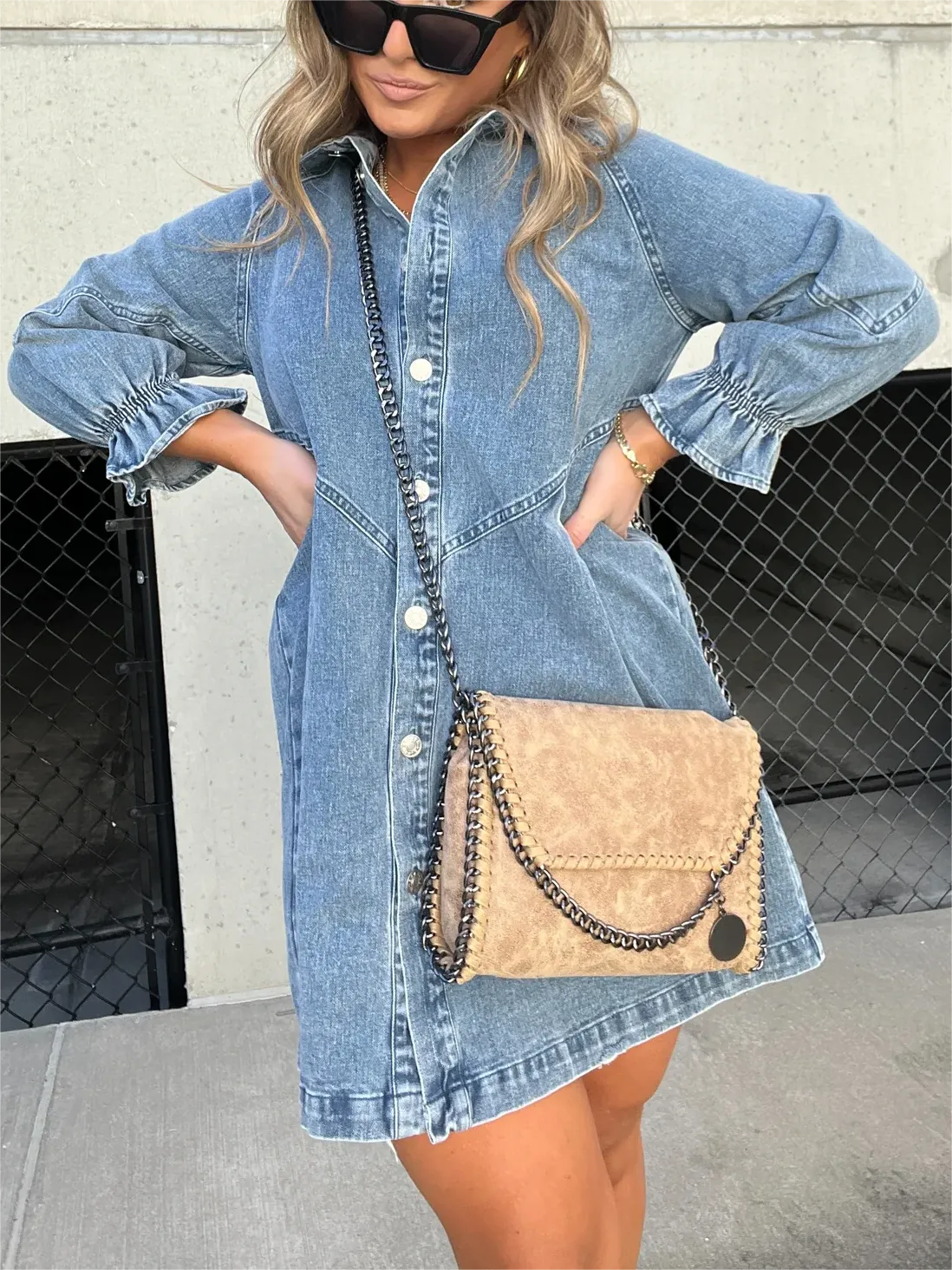Lizzie - Trendy Denim Jurk met Pofmouwen voor de Lente